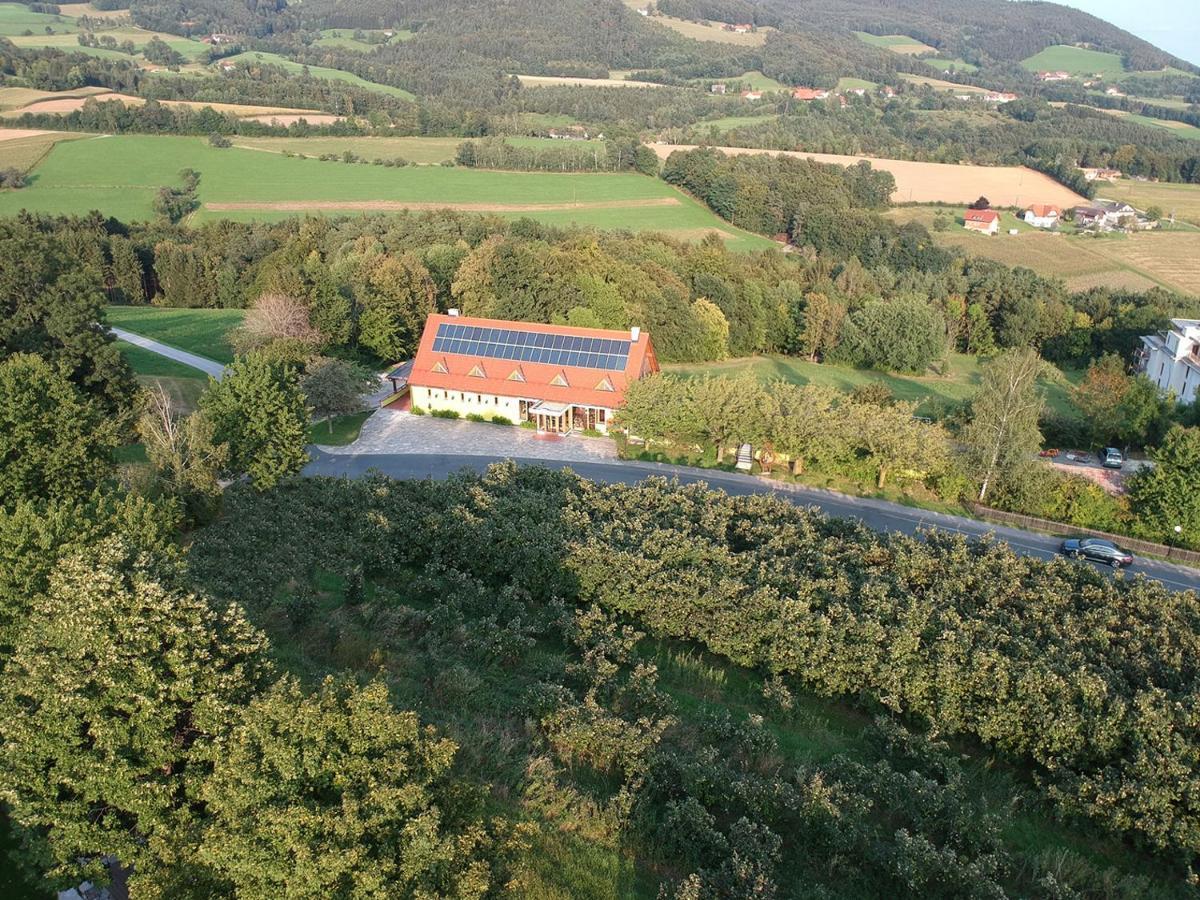 Retter Bio-Natur-Resort Pollauberg Bagian luar foto